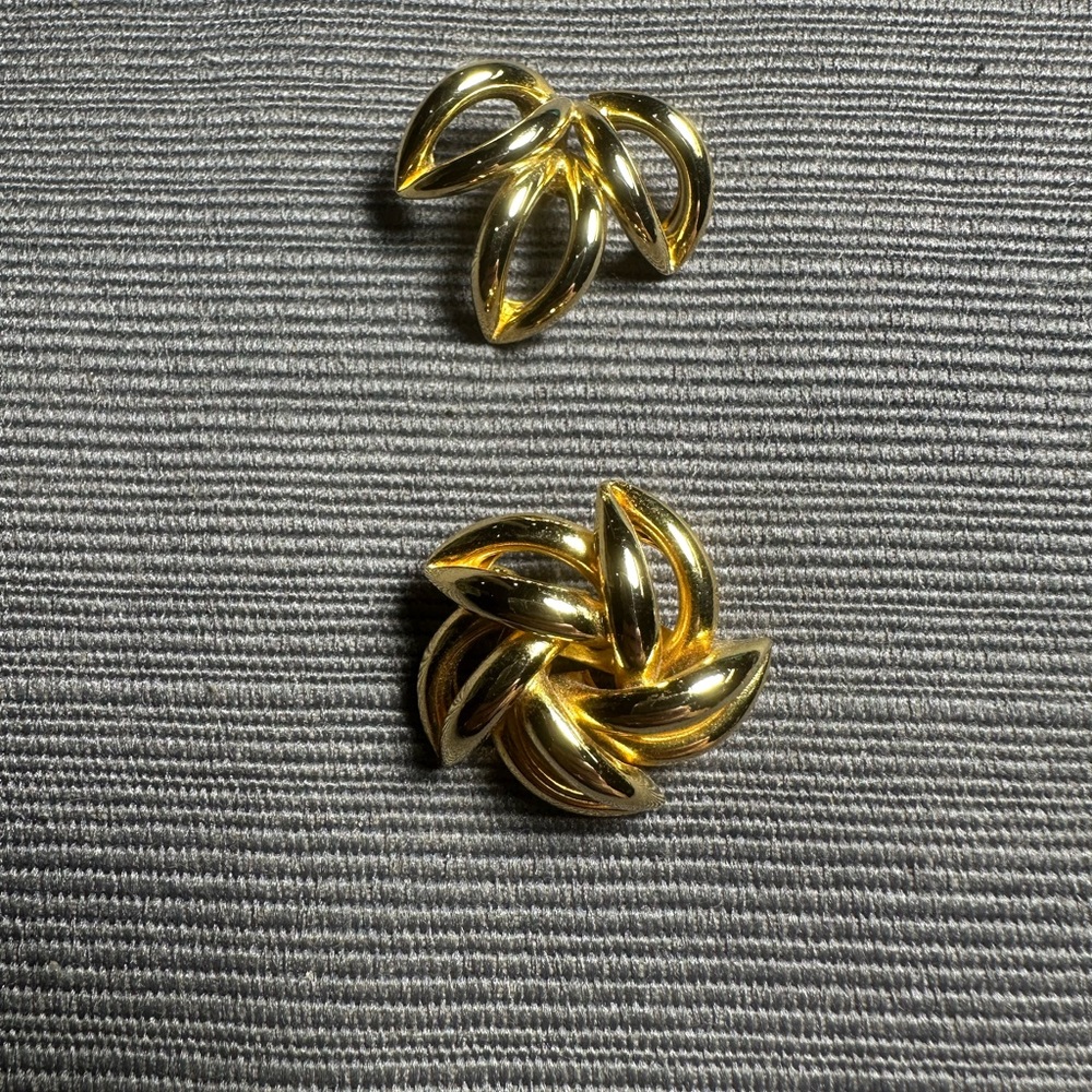 Goldtone Brooch & Matching Pendant